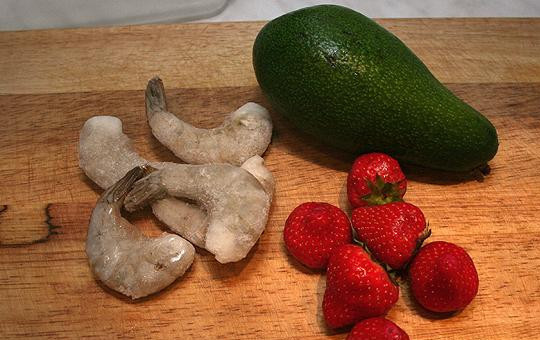 1. Этап. Cалат с креветками: Ингредиенты моем, даем им обсохнуть.