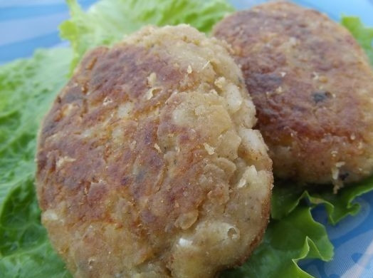 1. Этап. Тефтели из рыбы: Обжарьте тефтельки в масле до готовности. Приятного аппетита!