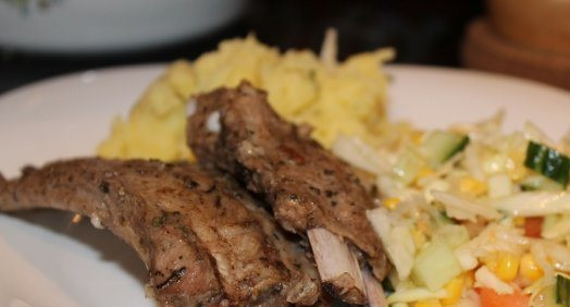 1. Этап. Маринованные свиные ребрышки: 4. А теперь уже готовим, как вы любите - запекаем в духовке (час-полтора), или же тушим в мультиварке (40 минут). Желаю удачи!