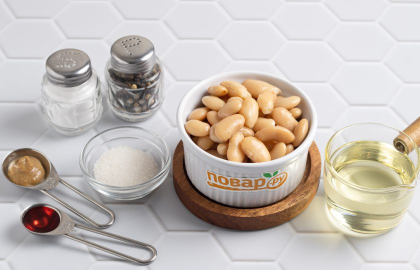 1. Этап. Заправка постная из фасоли к салатам: Подготовьте все ингредиенты.