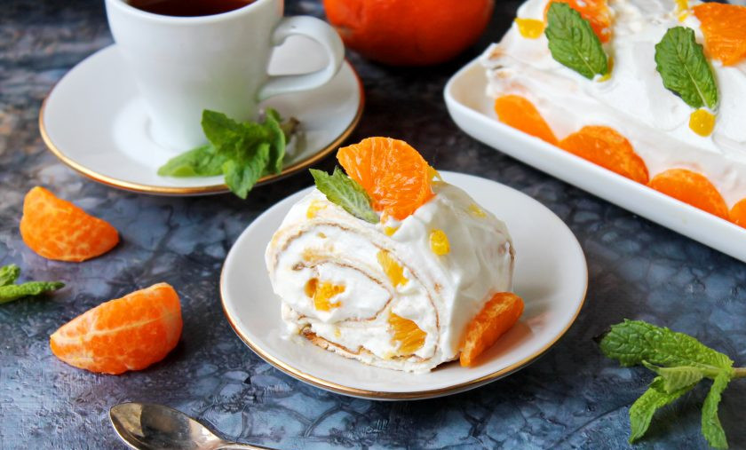 1. Этап. Меренговый рулет с мандаринами: Приятного аппетита!