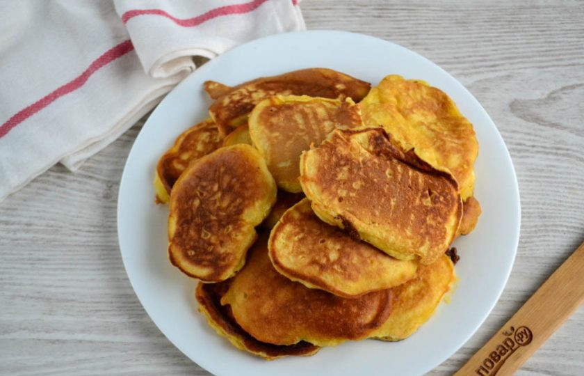 1. Этап. Оладьи с морковью на кефире: Оладьи с морковью на сковороде готовы.