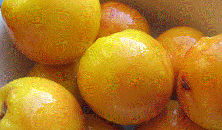 1. Этап. Варенье из персиков без косточек: Персики очищены от кожи.