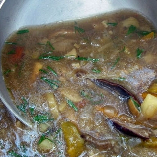 1. Этап. Пассерованный грибной суп: Даем супу настояться минут 10 под крышкой - и все, его можно подавать. Приятного аппетита! :)