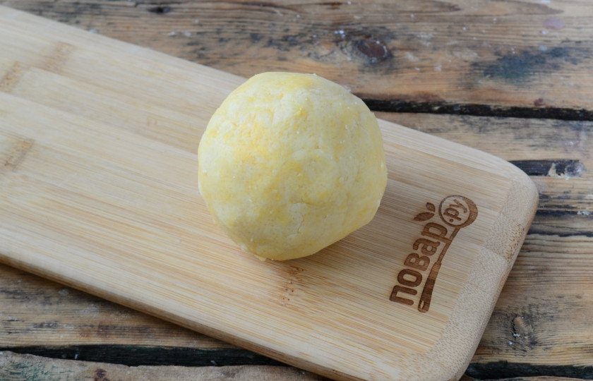 1. Этап. Мокко овальчики: Положите тесто в полиэтиленовый пакет или заверните в пищевую пленку и отправьте в холодильник на 1 час.