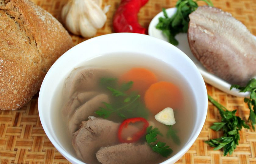 1. Этап. Бульон из говяжьего языка: Бульон из говяжьего языка готов, дополним зеленью и подаем к столу. Приятного аппетита!