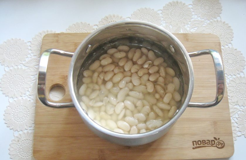 1. Этап. Косуле: Варите фасоль до готовности, воду слейте.
