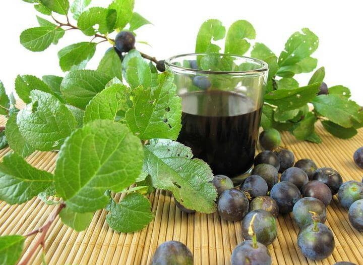 1. Этап. Вино из терновника: 7. Вот такое красивое получается готовое вино из терновника.