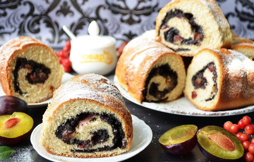 1. Этап. Кекс с маком и сливами: 14. Полностью остывший кекс можно порезать и пробовать! Приятного!