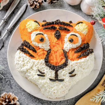 Рыбный салат в виде Тигра на Новый год 2022