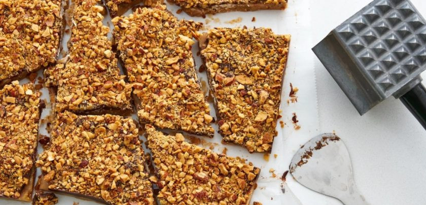 1. Этап. Десерт с миндалем: 10. Перед подачей десерт нарежьте и угощайте любимых!