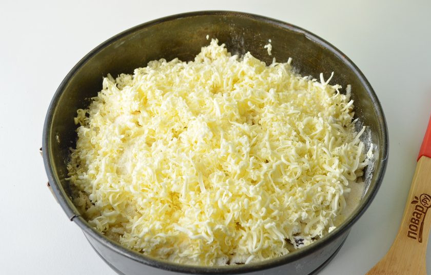 1. Этап. Яблочный пирог за 7 минут: 7. И сверху оставшаяся половина сливочного масла. На сборку у меня ушло 3 минуты!