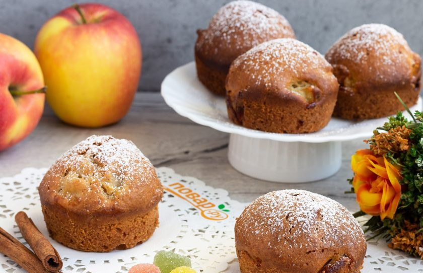 1. Этап. Пряные кексы: Пряные кексы готовы! От них витает волшебный аромат, поэтому могут исчезать прямо из формочек :) Посыпьте остывшие кексы сахарной пудрой и подавайте к столу!