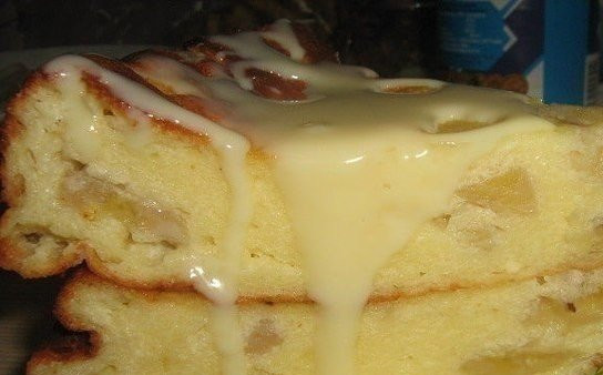 1. Этап. Банановая запеканка с йогуртом: 4. Нарезаем и подаем запеканку к столу. Я люблю полить сверху сгущенным молоком, джемом или просто сиропом. Приятного аппетита!