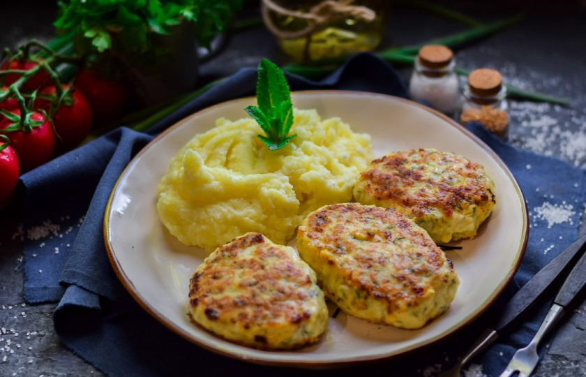 1. Этап. Куриные котлеты с укропом: Приятного аппетита!