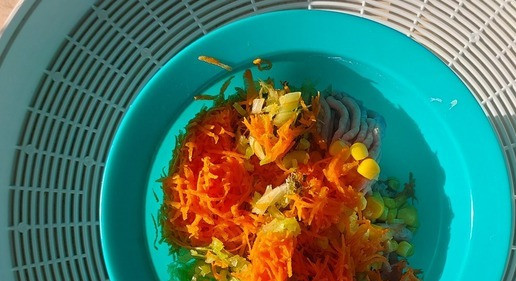 1. Этап. Котлеты из индейки в стиле Спорт-шик: Смешать фарш с овощами