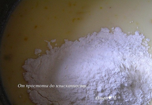 1. Этап. Эклеры с лимонным кремом: Всыпьте муку и соль, быстро перемешайте венчиком...