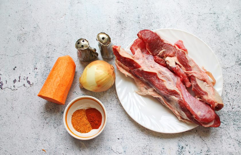 1. Этап. Томленая пашина: Подготовьте все необходимые ингредиенты для приготовления томленой пашины.