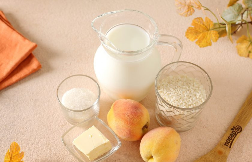 1. Этап. Рисовая каша с персиками: Подготовьте все ингредиенты.