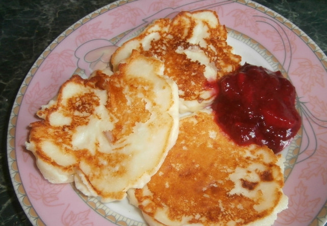 1. Этап. Воздушные сырники из творога: 3. И вот, сырники готовы! Я их жарю на сливочном масле, но вообще они выдержат и жарку на сухой сковороде. Приятного аппетита!