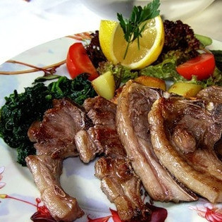 Бараньи ребрышки на мангале