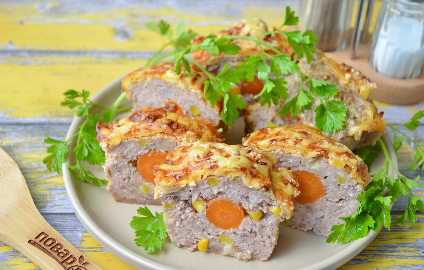 1. Этап. Мясные буханки с сюрпризом: 13. Осторожно извлеките теплые буханочки, нарежьте и пробуйте!