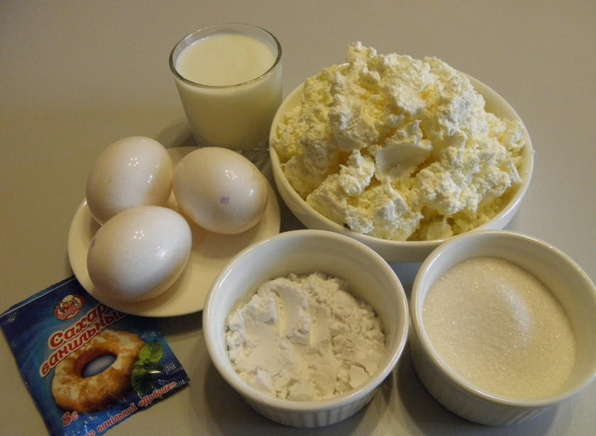 1. Этап. Творожная запеканка без манки: Подготовьте все нужные продукты, отмерьте все одинаковыми столовыми ложками. Приступим!