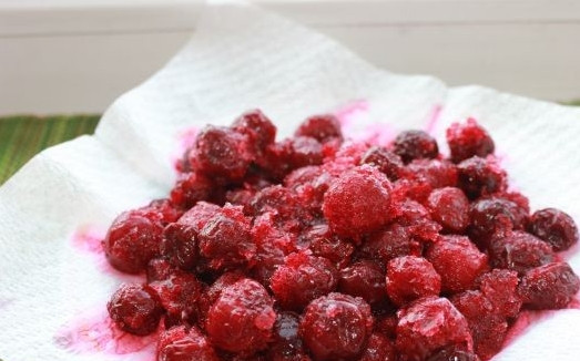 1. Этап. Торты на день рождения 11 лет: Обязательно разморозьте вишню перед началом готовки. Это важно.