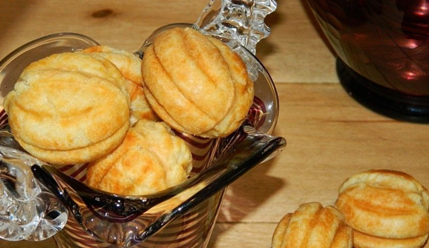 1. Этап. Орешки в орешнице: Орешки готовы! Можно их пробовать сразу же, но лучше оставить на 1,5 часа для пропитки. Приятного чаепития!