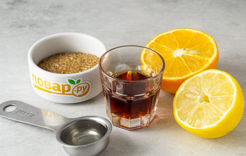 1. Этап. Алкогольный коктейль с апельсиновым соком: Подготовьте все ингредиенты.