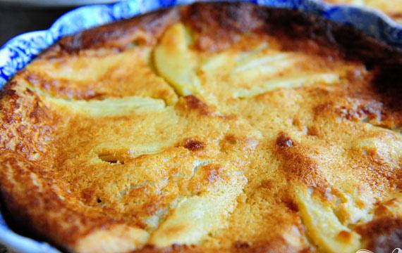 1. Этап. Грушевый клафути: 4. Выпекать 45 минут или до готовности. Убрать клафутииз духовки и дать ему остыть в течение по крайней мере 10 минут. Подавать клафути со свежими сливками, посыпав его сахаром и корицей.