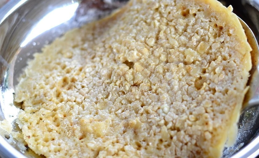 1. Этап. Овсяные блинчики: 7. Когда поверхность блина выглядит сухой, самое время его переворачивать.