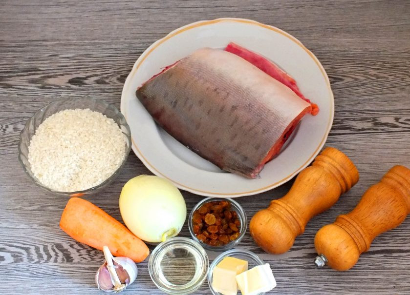 1. Этап. Плов из горбуши: Подготовьте необходимые ингредиенты.