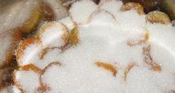 1. Этап. Варенье из абрикосов дольками: 3. Оставьте абрикосы на сутки, чтобы они пустили сок и сахар растворился.