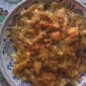 Картошка в микроволновке Нарежьте картошку (как угодно). Переложите ее на тарелку. Обсолите картошку. Натрите сыр и посыпьте картошку. Сверху покройте майонезом. Добавьте любимые специи. И поставьте в микроволновку на 15-20 мин. Приятного аппетита!