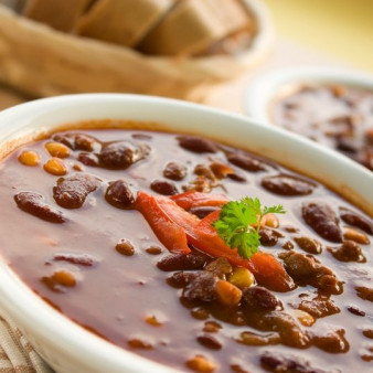 Красная фасоль в горшочке