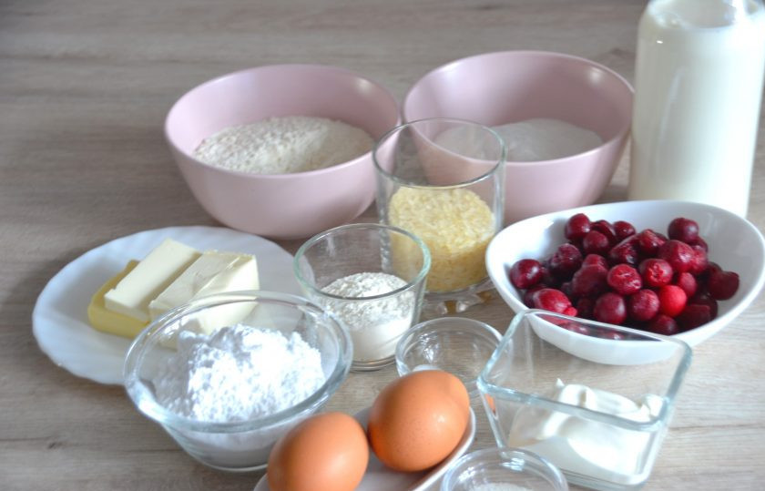 1. Этап. Рисовый пирог с вишней: Подготовьте ингредиенты.