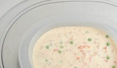 1. Этап. Паровое суфле из курицы: Вливаем смесь в емкость для варки на пару. Готовим 40 минут.