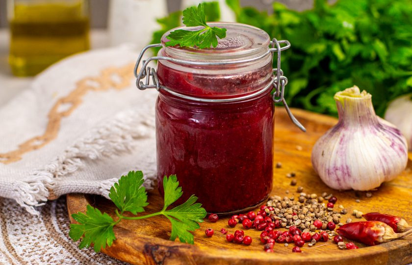 1. Этап. Соус к мясу из красной смородины: Соус остудите и перенесите в место для хранения. Я храню в холодильнике.