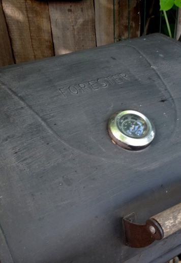 1. Этап. Индейка под шубой на гриле: Закрываем крышку гриля.