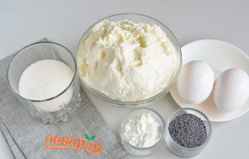 1. Этап. Творожно-тыквенная запеканка с маком: 1. Подготовьте продукты для творожной начинки.