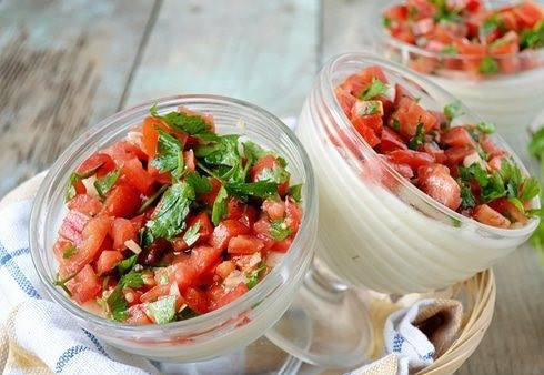 1. Этап. Овощная Паннакотта с сыром: 6. И разложите его по формочкам перед подачей. Удивительная закуска, так что обязательно рекомендую её попробовать. Приятного аппетита!