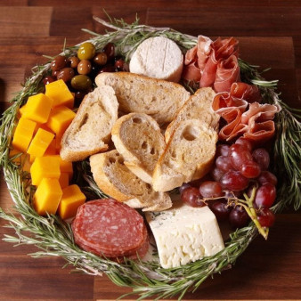 Antipasto Wreath