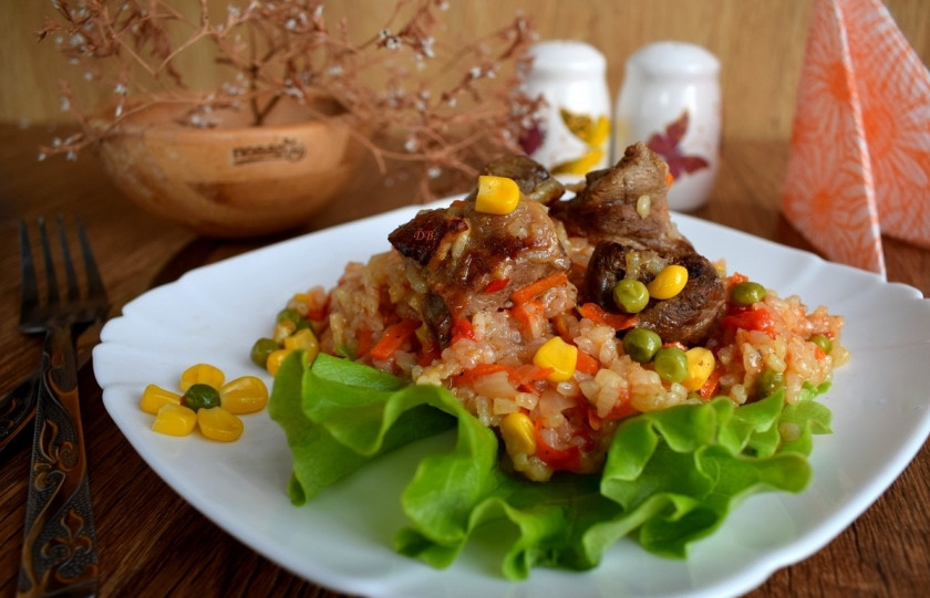 1. Этап. Курица с рисом и овощами по-каталонски: Подавайте блюдо горячим. Приятного аппетита!