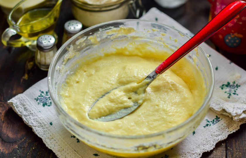 1. Этап. Вкусные и пышные оладушки: Хорошо перемешайте все и оставьте отдохнуть на 5 минут. Больше тесто мешать не надо!