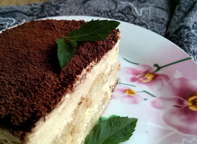 1. Этап. Тирамису с маскарпоне: Перед подачей посыпьте сверху какао-порошком. Приятного аппетита!