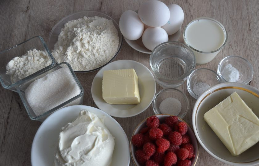 1. Этап. Эклеры со сметанным кремом: Подготовьте ингредиенты.