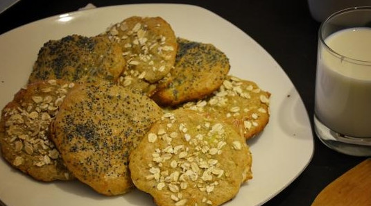 1. Этап. Печенье из ржаной муки с творогом: Готовое печенье из ржаной муки с творогом подавать можете к чаю, кофе или с молоком. Приятного аппетита!