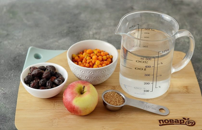 1. Этап. Чай с шиповником и облепихой: Подготовьте все ингредиенты.