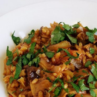 Грибная солянка с рисом и капустой